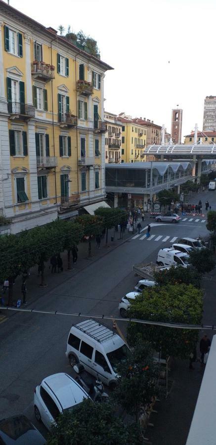 شقة لا سبيتسْيا  في A Casa Mia... Nel Corso المظهر الخارجي الصورة